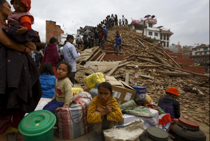 CUTREMURĂTOR! Seismul din Nepal a lăsat în urmă sute de case ruinate și mii de vieți distruse (FOTO)