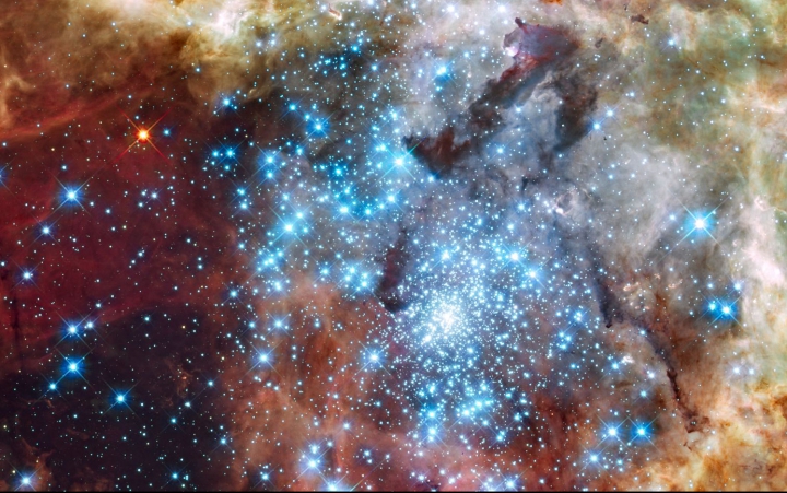 FANTASTIC! Cele mai frumoase fotografii făcute în cei 25 de ani de existenţă ai telescopului Hubble