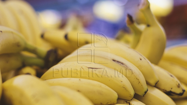 Descoperire INCREDIBILĂ într-un supermarket din Franţa: Le-au fost livrate lăzi de banane cu surprize