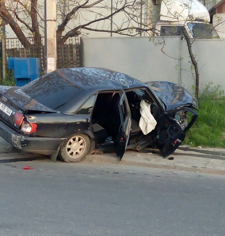 Accident GRAV în Capitală. Patru persoane au ajuns la spital cu diverse traumatisme (VIDEO)