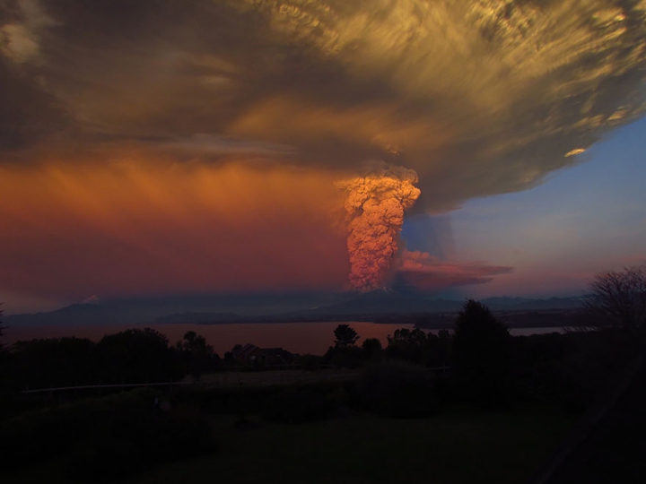 "Armageddon-ul" din Chile a motivat mii de oameni să posteze pe Internet imagini SPECTACULOASE