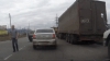 A vrut s-o facă pe nebunul în trafic. Păţania unui şofer şi ce s-a întâmplat cu maşina sa (VIDEO)