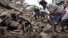 Minune în Nepal. Doi tineri au fost salvaţi după ce au stat cinci zile sub ruine