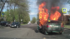 IMAGINI ÎNFRICOȘĂTOARE! O mașină ia foc din mers. Cum a fost posibil (VIDEO)