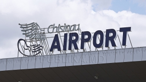INTRARE INTERZISĂ! Doi militari ruşi au fost REŢINUŢI la Aeroportul Chișinău