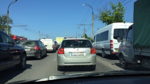 AMBUTEIAJ IMENS la intrarea în Capitală din cauza unui accident rutier (FOTO)