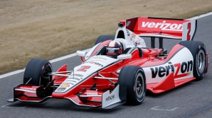 Juan Pablo Montoya a câştigat cursa de la Indianapolis în faţa campionului Will Power