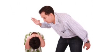 Părinţii recurg la metode violente şi continuă să-şi educe copiii cu nuiaua