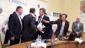 ''Sunt show-uri electorale''. SCANDALUL de la Primărie analizat la Fabrika (VIDEO)