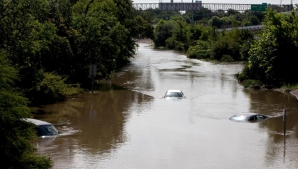 Natura s-a DEZLĂNȚUIT în Statele Unite. Cel puțin 17 oameni au murit în urma inundațiilor