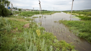 MOARTE CUMPLITĂ. Un bărbat a sfârşit tragic, după ce a vrut să treacă un râu (VIDEO)