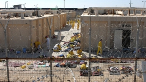 BAIE DE SÂNGE la un penitenciar din Irak. Zeci de deţinuţi au evadat  