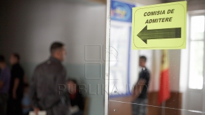 Goana după diplomă: O treime din moldoveni, nemulţumiţi de domeniul în care îşi fac studiile