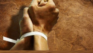 Salvați de o aplicație. O femeie şi trei copii au scăpat ca prin minune din ghearele unui agresor