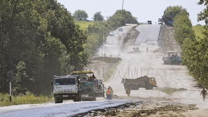 Încă un drum european va fi dat în exploatare. Ministrul Transporturilor a inspectat şantierul