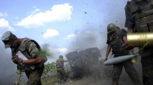 Separatiştii profită de armele donate de ruşi şi se joacă de-a războiul în estul Ucrainei (VIDEO)