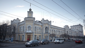 BĂTUT ÎN CUIE. 17 candidaţi vor lupta pentru fotoliul de primar general al Chişinăului