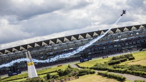 Cursă EXCEPŢIONALĂ în Japonia. Piloţii au făcut acrobaţii la peste 400 de km/h (VIDEO)