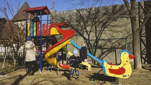 SPERIAŢI DE MOARTE! E groaznic ce li s-a întâmplat câtorva copii în parcul din centrul Chişinăului