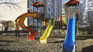 Medicii atenționează: Terenurile de joacă, PERICOL pentru sănătatea copiilor
