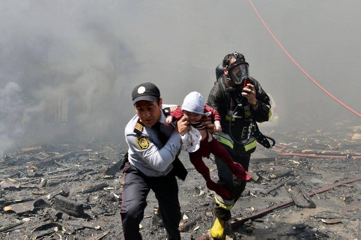 CLIPELE DE GROAZĂ din momentul  incendiului din Azerbaidjan (FOTOREPORT)