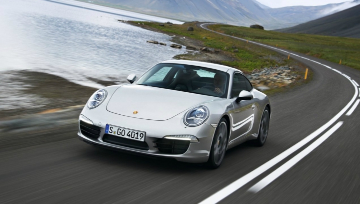 Porsche testează un nou sistem cruise control. Care sunt AVANTAJELE acestuia