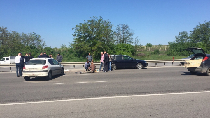 ACCIDENT GRAV la Stăuceni. Au fost implicate mai multe maşini (FOTO/VIDEO)