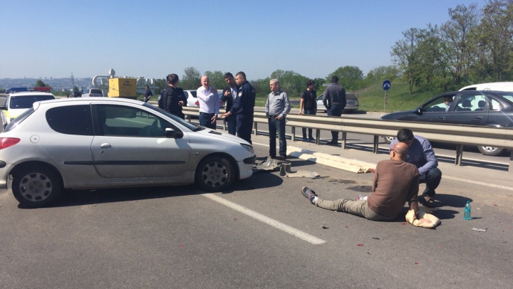 ACCIDENT GRAV la Stăuceni. Au fost implicate mai multe maşini (FOTO/VIDEO)