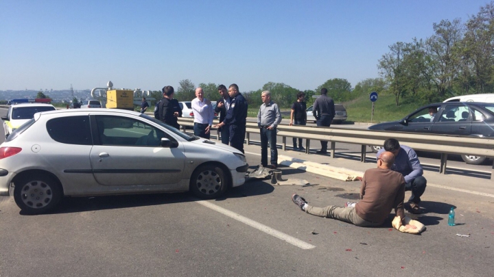 ACCIDENT GRAV la Stăuceni. Au fost implicate mai multe maşini (FOTO/VIDEO)