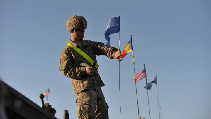 DEMONSTRAȚIE DE FORȚĂ a americanilor în România. Mărșăluiesc cu tehnica grea prin țară (FOTO)