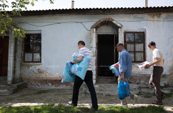 DEZASTRU în case și LACRIMI pe obraji. IMAGINI CUTREMURĂTOARE de la blocul avariat de explozie la Cantemir