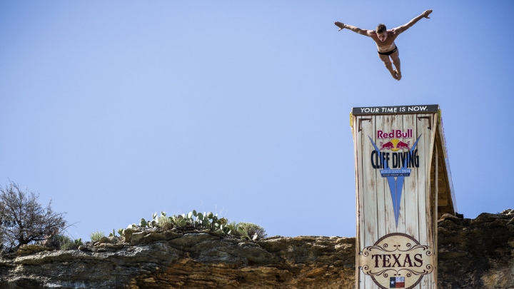 Britanicul Gary Hunt, invincibil la Mondialul de Cliff Diving