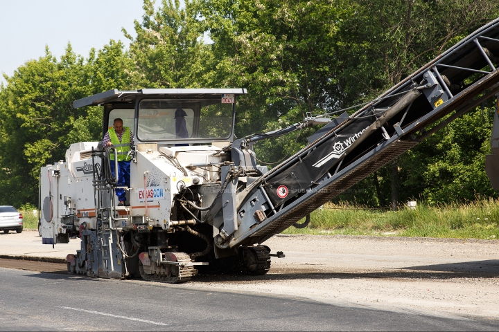 Lucrările sunt în toi! FOTOREPORT de pe șantierul de reabilitare a traseului Chișinău-Ungheni