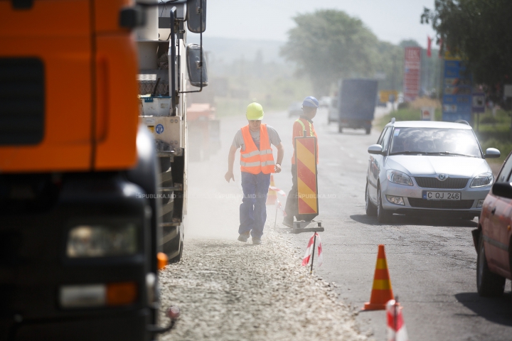 Lucrările sunt în toi! FOTOREPORT de pe șantierul de reabilitare a traseului Chișinău-Ungheni