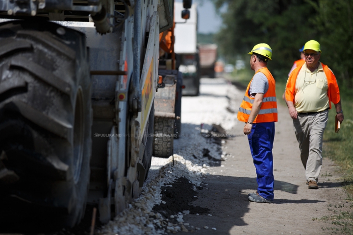 Lucrările sunt în toi! FOTOREPORT de pe șantierul de reabilitare a traseului Chișinău-Ungheni