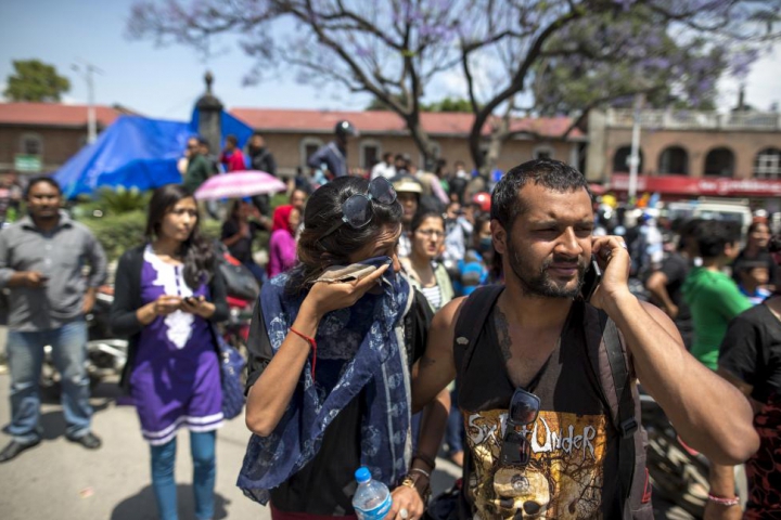 FOTOREPORT: Imagini CATASTROFALE după al doilea seism din Nepal