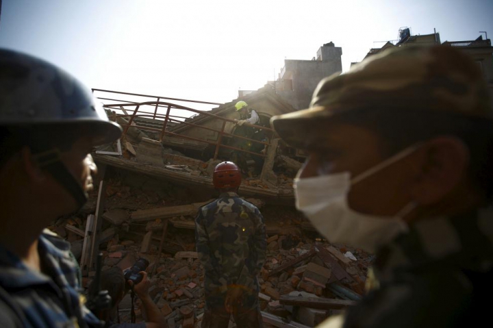 FOTOREPORT: Imagini CATASTROFALE după al doilea seism din Nepal