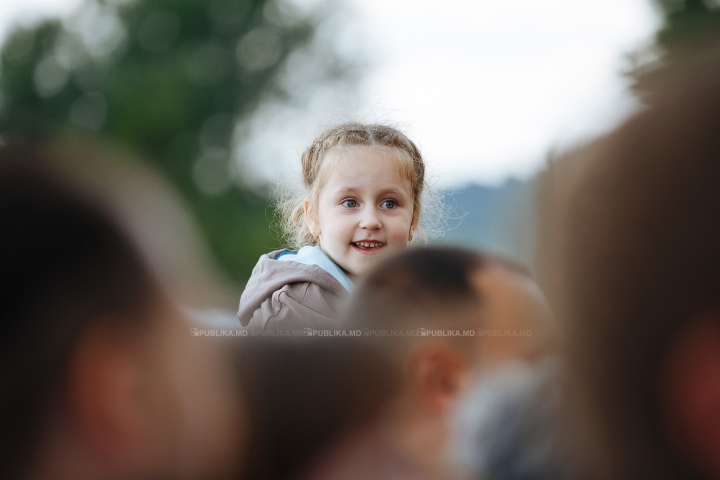 Au luat cu asalt și AU CUCERIT cetatea Sorocii. Mii de moldoveni la Festivalul Medieval