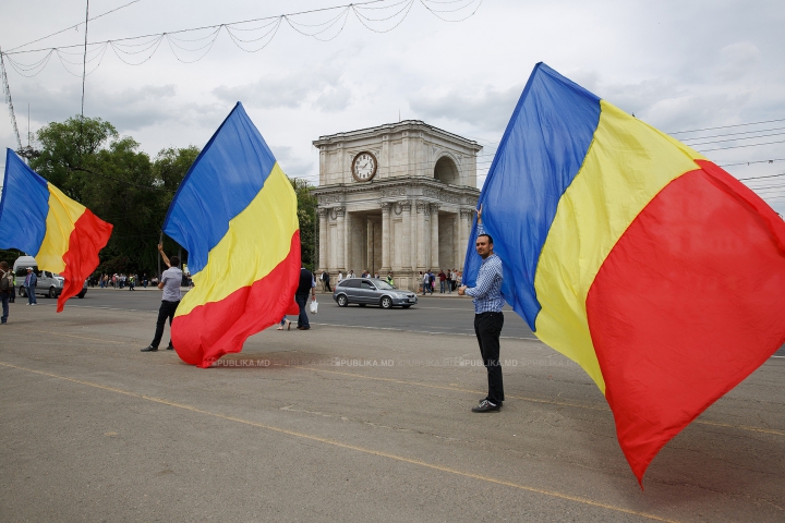 AU SCANDAT PENTRU UNIRE! Cine sunt persoanele de la marșul de sâmbătă FOTOREPORT