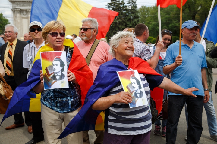 AU SCANDAT PENTRU UNIRE! Cine sunt persoanele de la marșul de sâmbătă FOTOREPORT