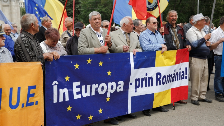 AU SCANDAT PENTRU UNIRE! Cine sunt persoanele de la marșul de sâmbătă FOTOREPORT