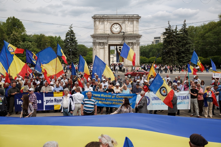 AU SCANDAT PENTRU UNIRE! Cine sunt persoanele de la marșul de sâmbătă FOTOREPORT