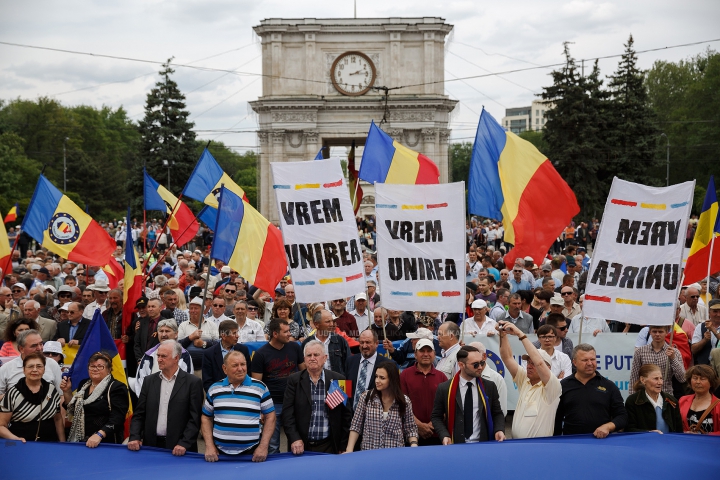 AU SCANDAT PENTRU UNIRE! Cine sunt persoanele de la marșul de sâmbătă FOTOREPORT