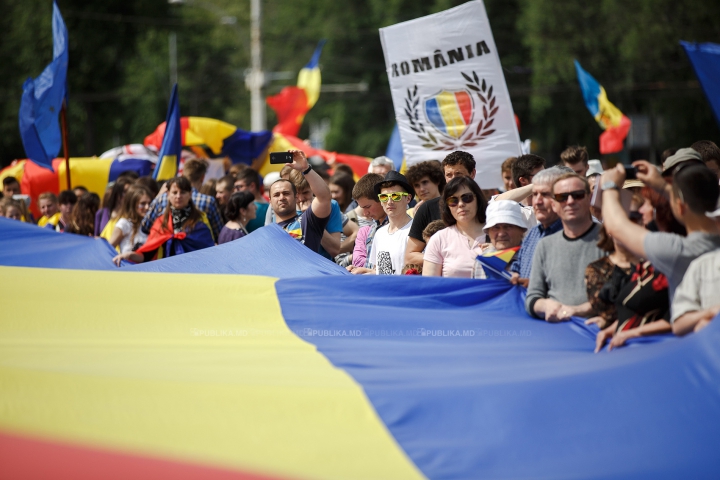 AU SCANDAT PENTRU UNIRE! Cine sunt persoanele de la marșul de sâmbătă FOTOREPORT