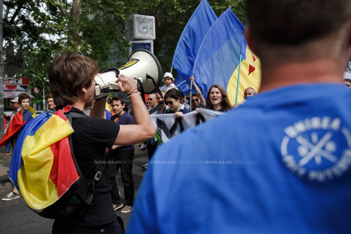 AU SCANDAT PENTRU UNIRE! Cine sunt persoanele de la marșul de sâmbătă FOTOREPORT