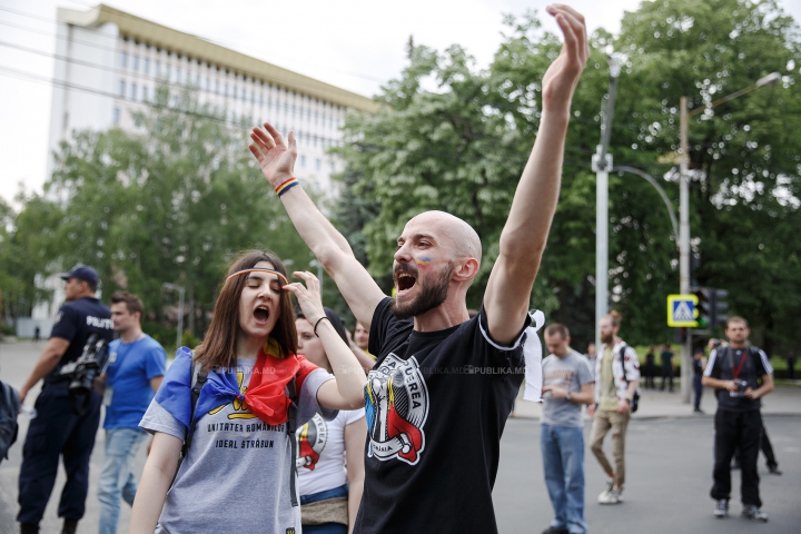 AU SCANDAT PENTRU UNIRE! Cine sunt persoanele de la marșul de sâmbătă FOTOREPORT