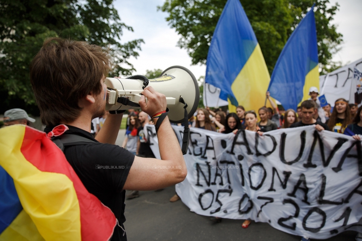 AU SCANDAT PENTRU UNIRE! Cine sunt persoanele de la marșul de sâmbătă FOTOREPORT