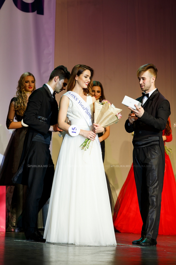 Eleganţă şi frumuseţe pe podium! EA a câştigat concursul Miss Moldova 2015 (FOTOREPORT)