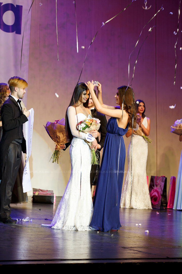 Eleganţă şi frumuseţe pe podium! EA a câştigat concursul Miss Moldova 2015 (FOTOREPORT)