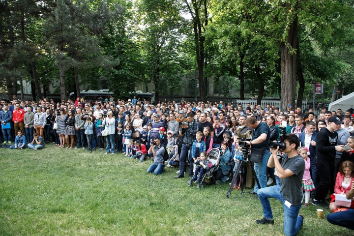 Noaptea Muzeelor la Chișinău. SPECTACOL și aglomerație (FOTOREPORT)